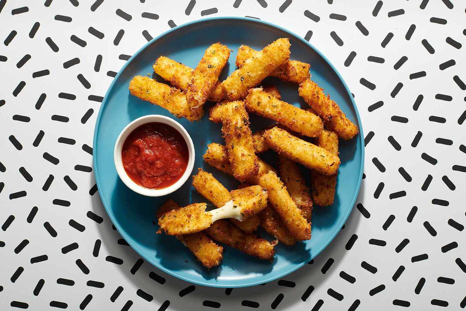 fried-mozzarella-cheese-sticks-recipe
