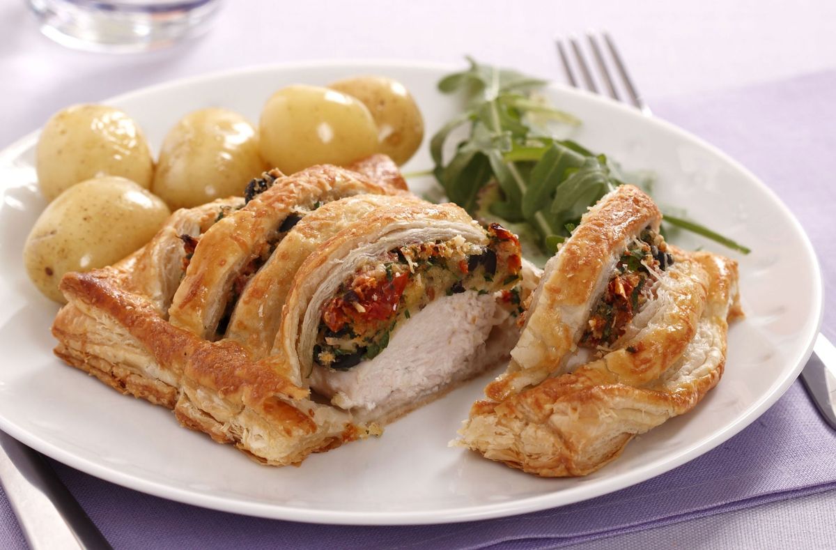mediterranean-puff-pastry-chicken-recipe